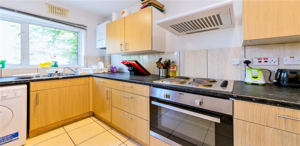 			3 Bedroom, 1 bath, 1 reception Flat			 Acland Road, WILLESDEN GREEN